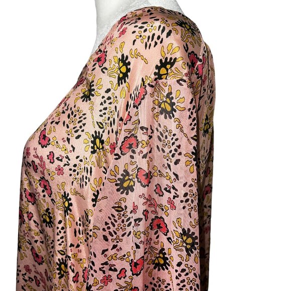 VELVET by Graham & Spencer Floral Top Size Medium - Picture 9 of 10